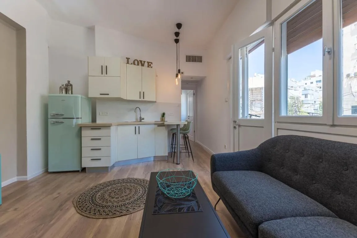Image of 1B Patio beach house premium location w/2 balcony