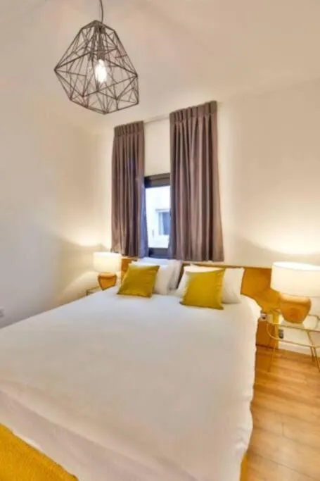 Image 3 of 2Bedroom Suite with balcony and shelter Shenkin Hotel