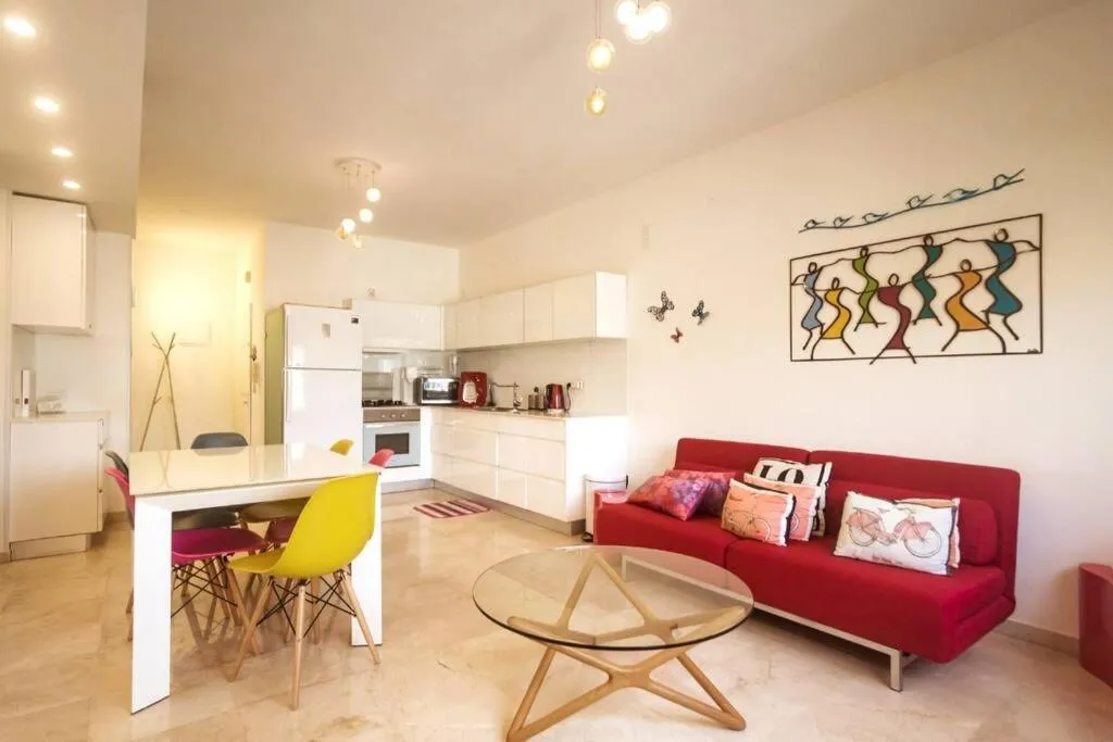 Image 3 of 2 bedrooms close to the Hilton