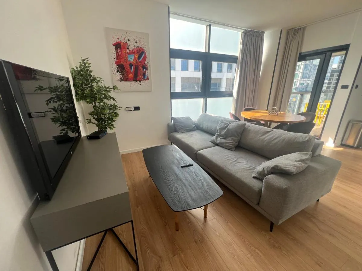 Image 4 of 3Bedrooms Suite With Balcony and shelter Yarkon