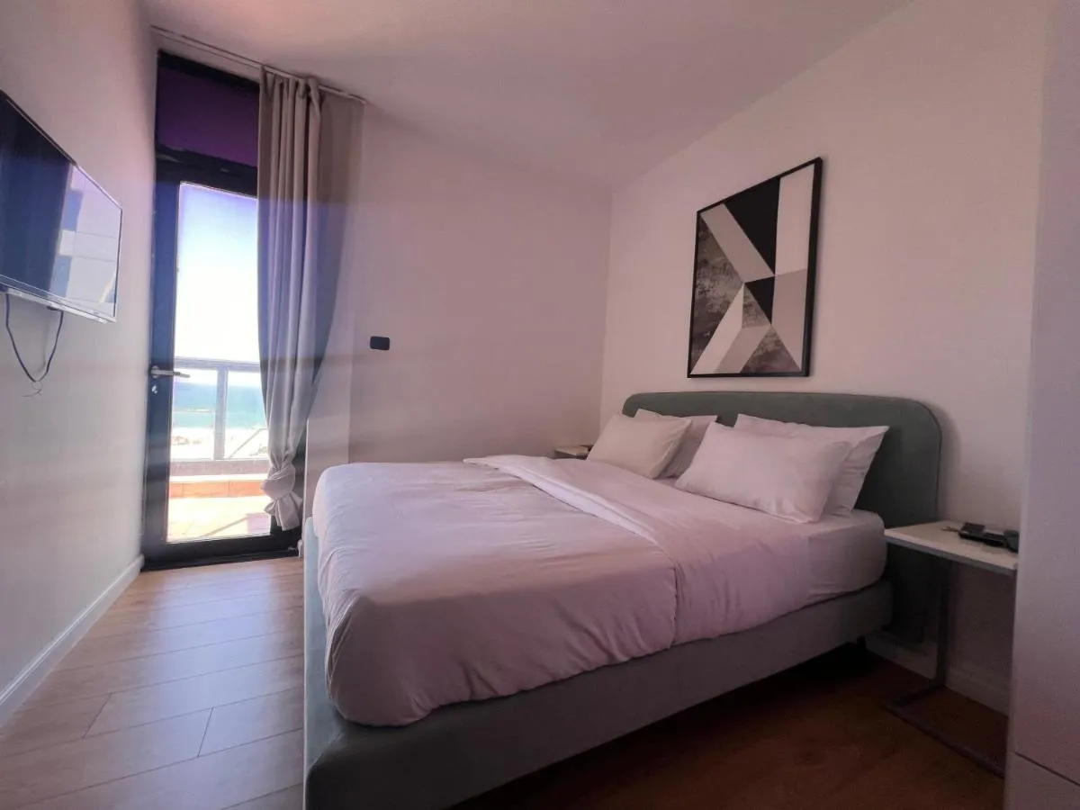 Image 1 of 3Bedrooms Suite With Balcony and shelter Yarkon