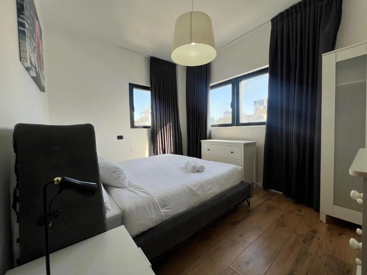Image 1 of 3Bedrooms Suite With Balcony and shelter Yarkon15