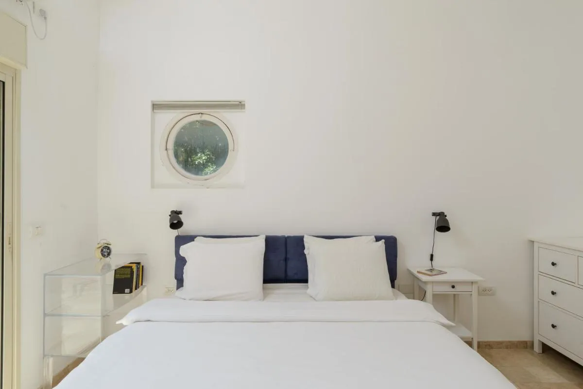 Image 6 of Adorable 2 bedrooms apt w Bomb Shelter next to the beach