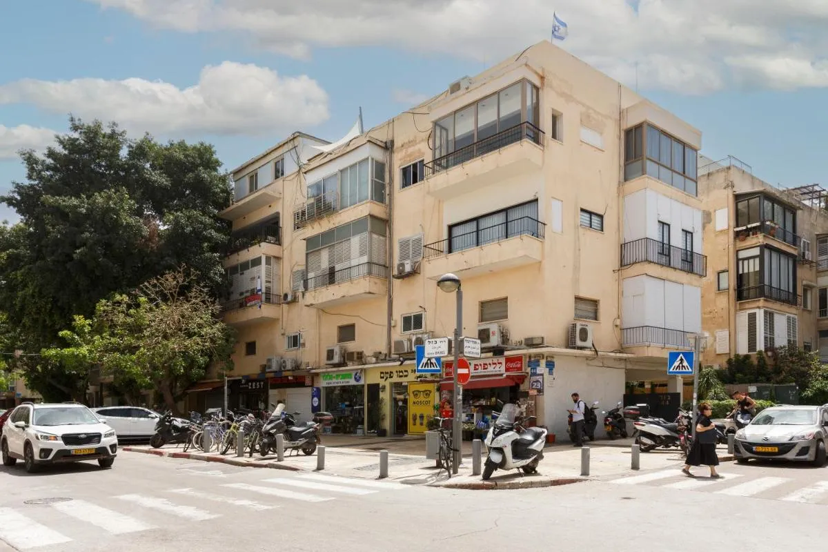 Image 5 of AirTLV – Bazel Central Apartment With Balcony