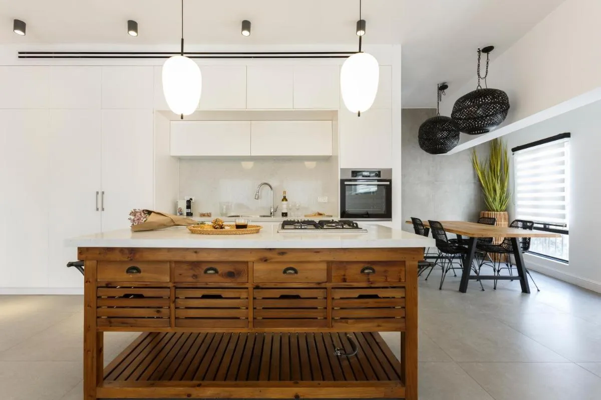 Image 3 of AirTLV – Bazel Central Apartment With Balcony
