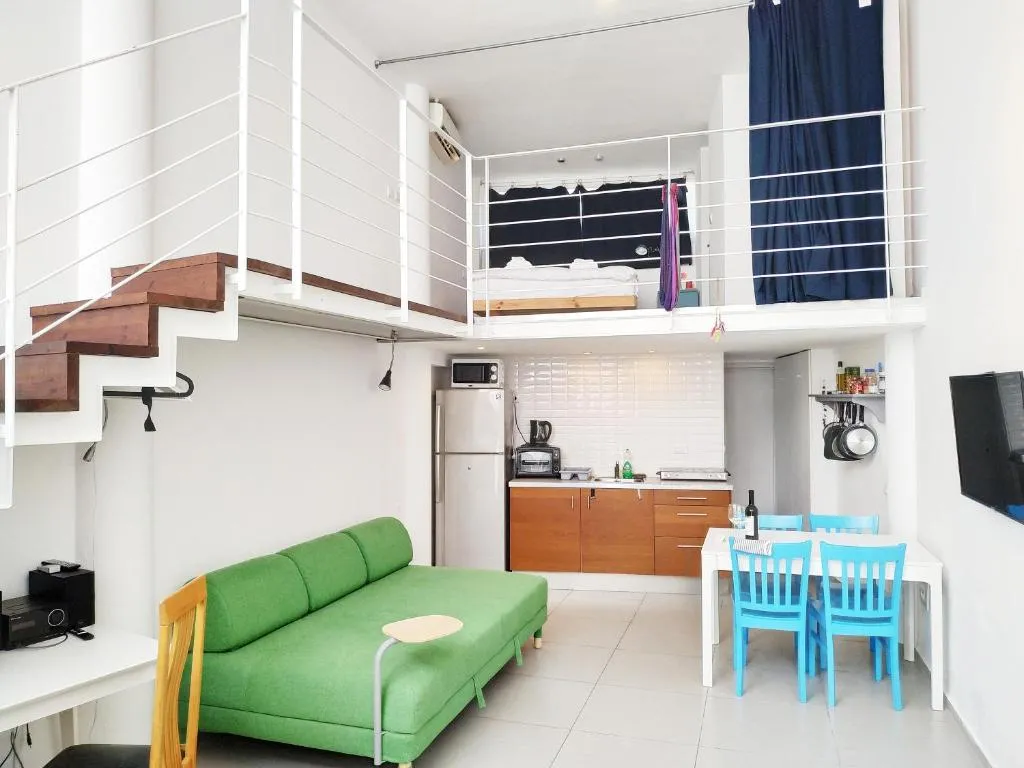 Image of AirTLV – Centrally Located Studio With Gallery