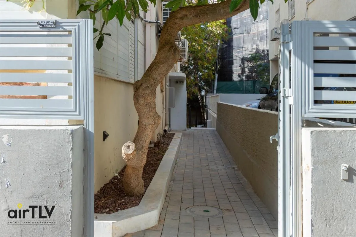 Image 5 of AirTLV – Sirkin Beautiful Apartment Super Prime location