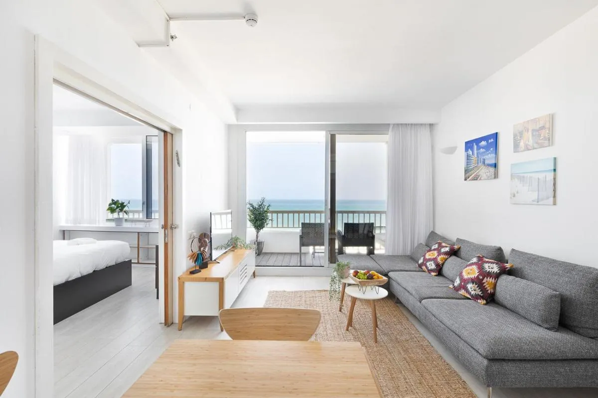 Image 1 of Amazing Panoramic Sea View With Balcony Best Location