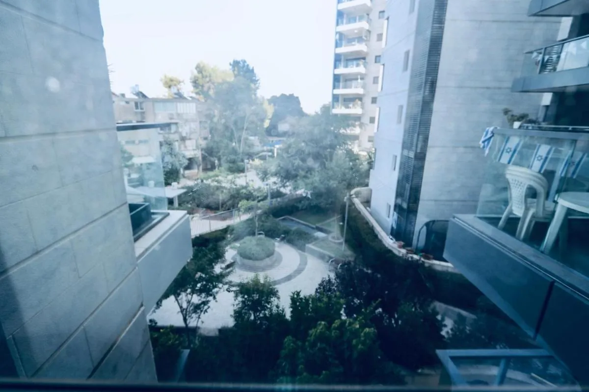 Image 2 of Assuta studio