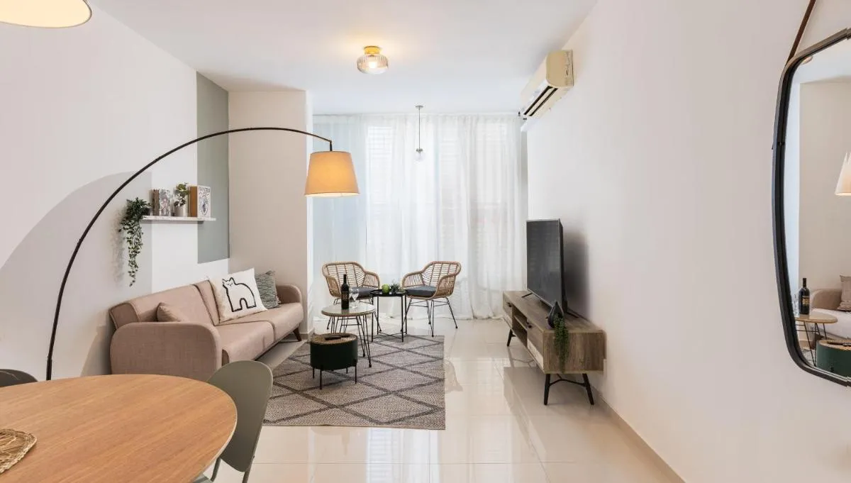 Image 4 of Authentic 2 bedrooms apt near the beach