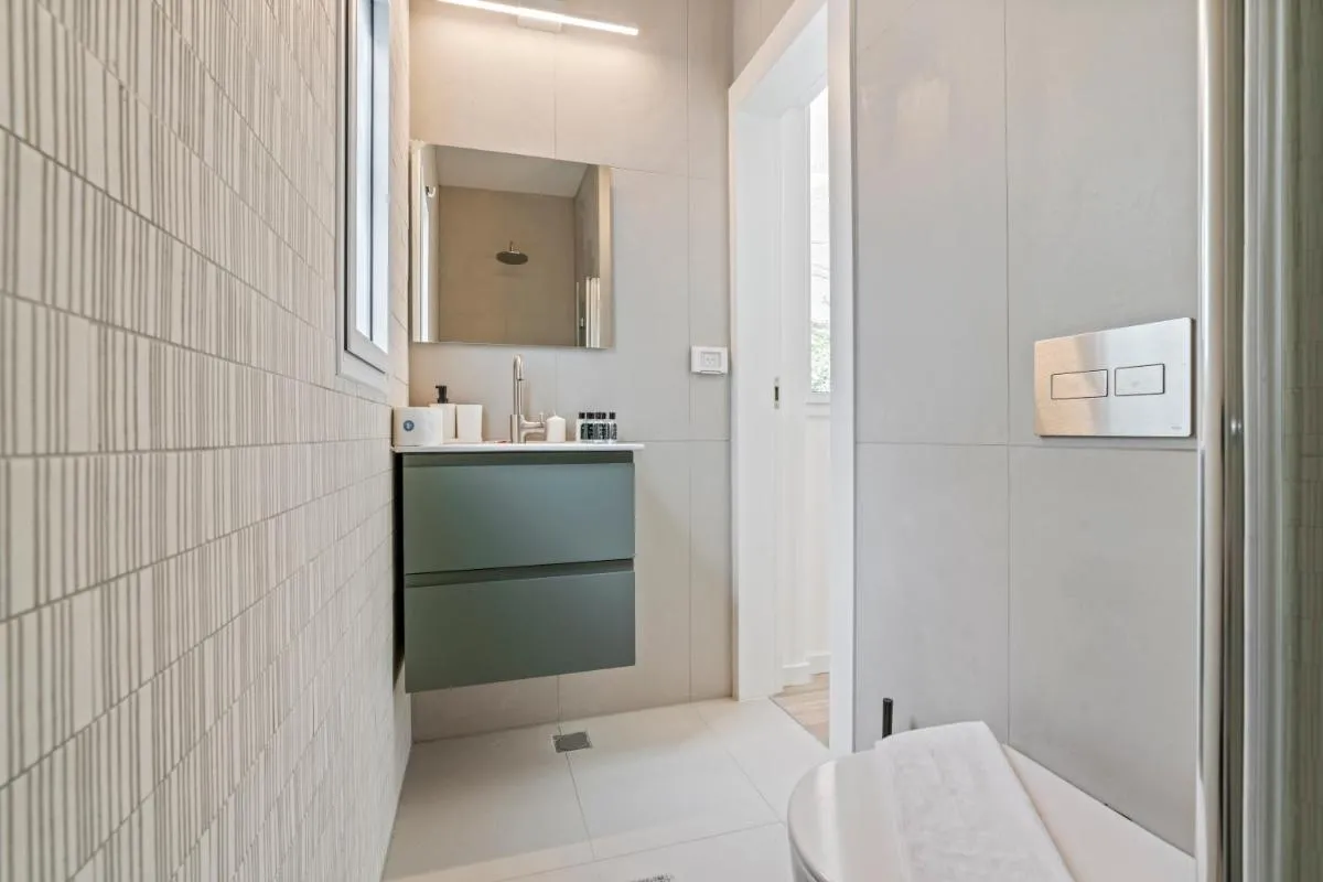 Image 2 of BROWN SUITE Tel Aviv