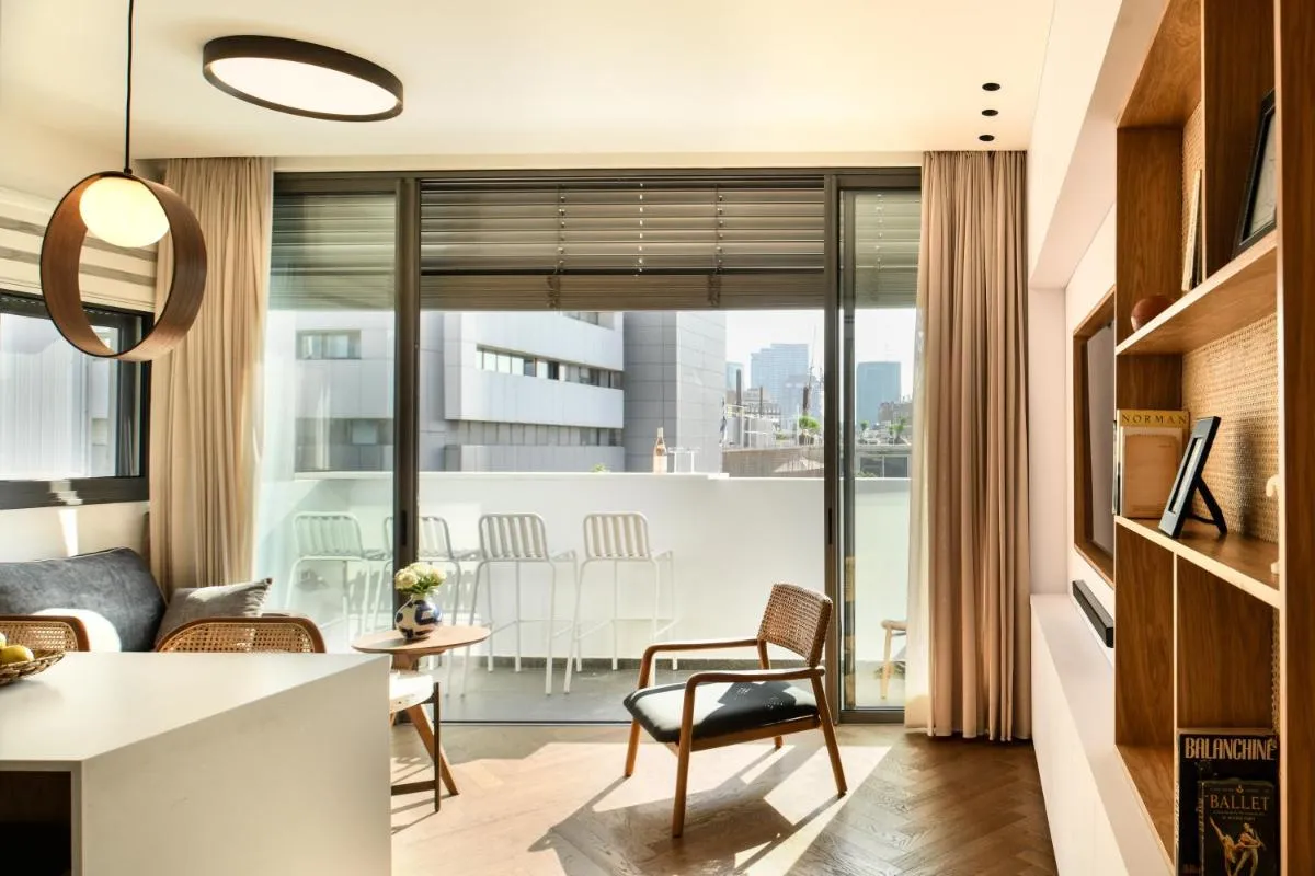 Image 4 of Balcony Bar Skyline View by Sea N’ Rent