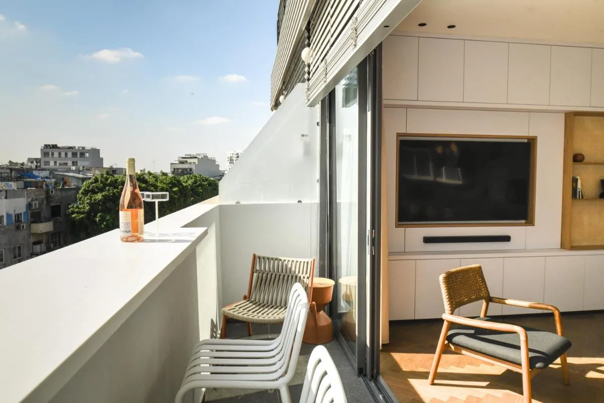 Image 2 of Balcony Bar Skyline View by Sea N’ Rent