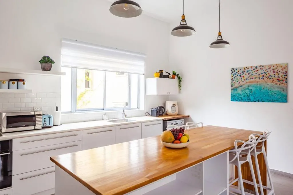 Image of Beautifully Renovated 2BR with Balcony Beachfront*