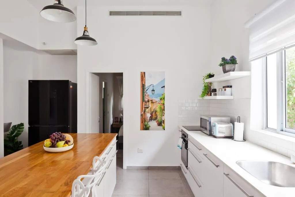 Image 5 of Beautifully Renovated 2BR with Balcony Beachfront*