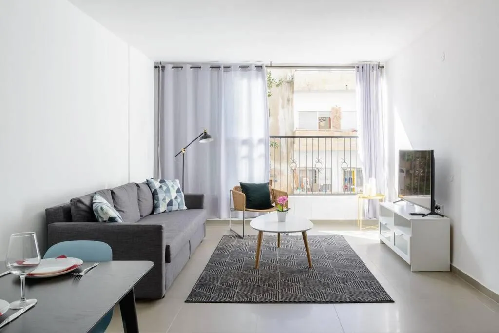 Image of Botiuqe apartment . 100 meters from the beach