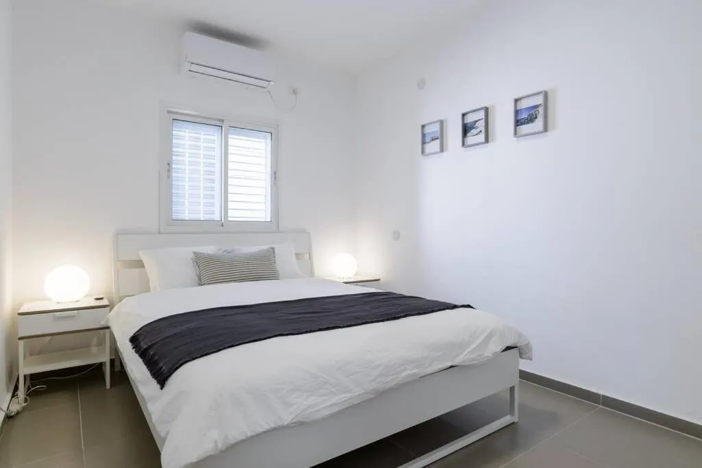 Image 6 of Botiuqe apartment . 100 meters from the beach