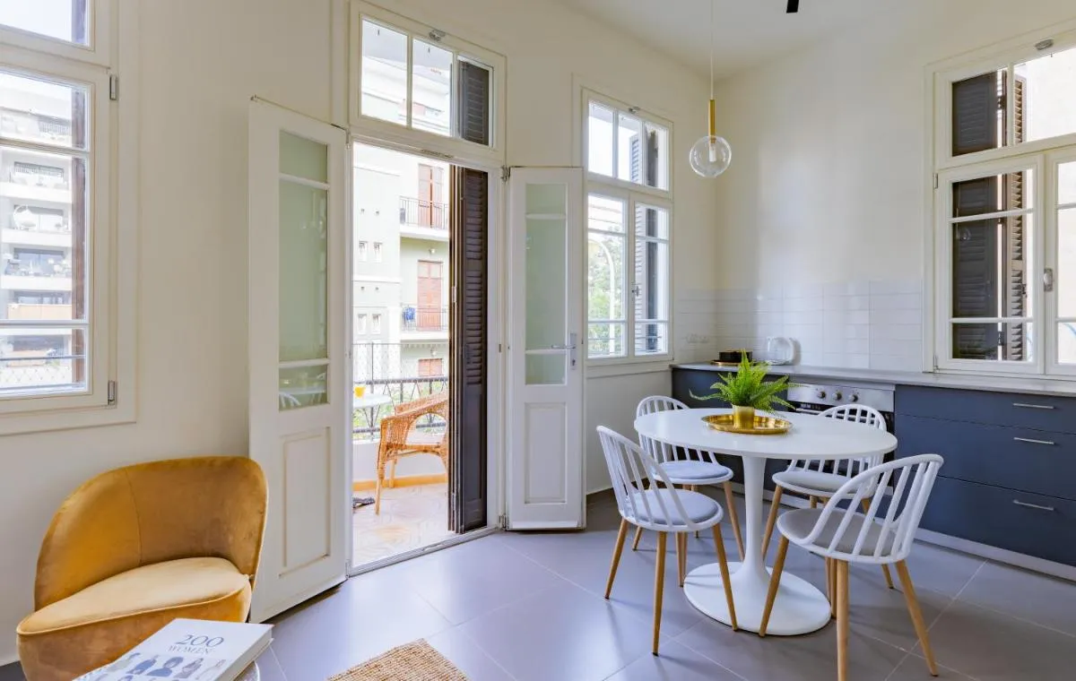 Image of Boutique Patio appalments next to Rothschild blvd