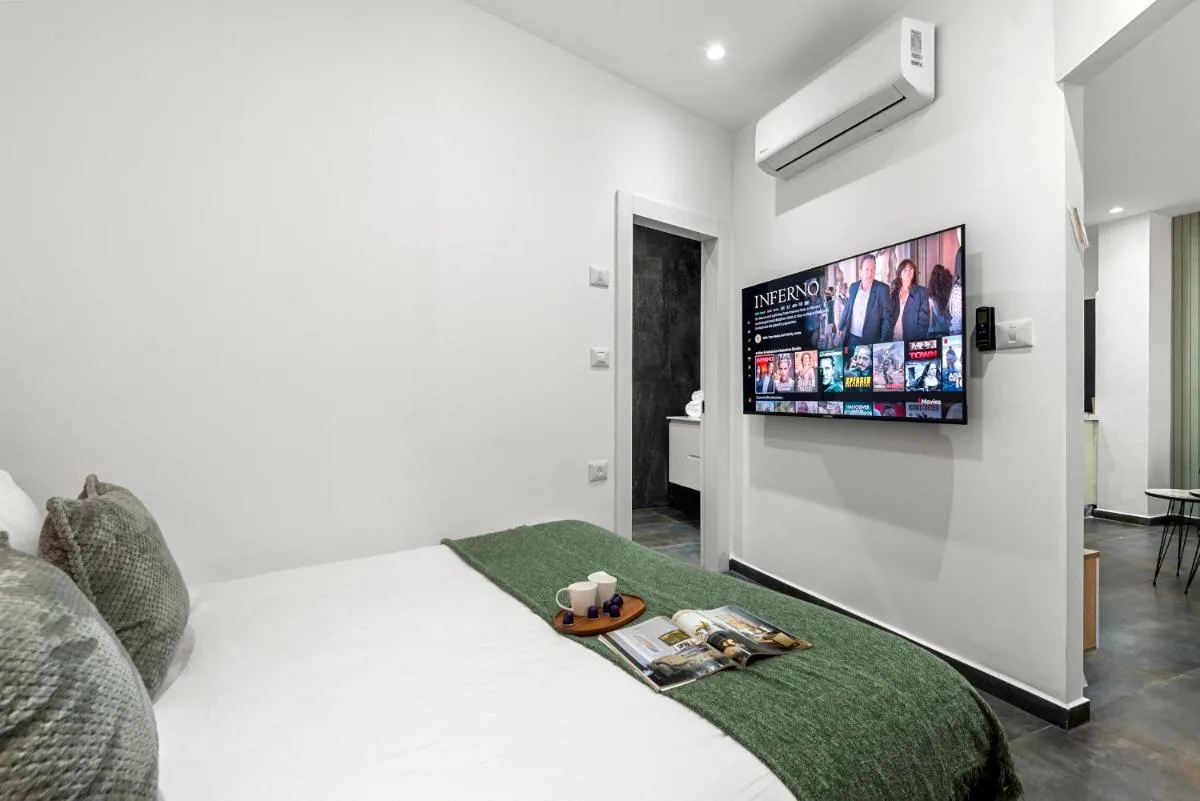 Image 4 of Brand new apartment w Bomb Shelter next to the beach M4