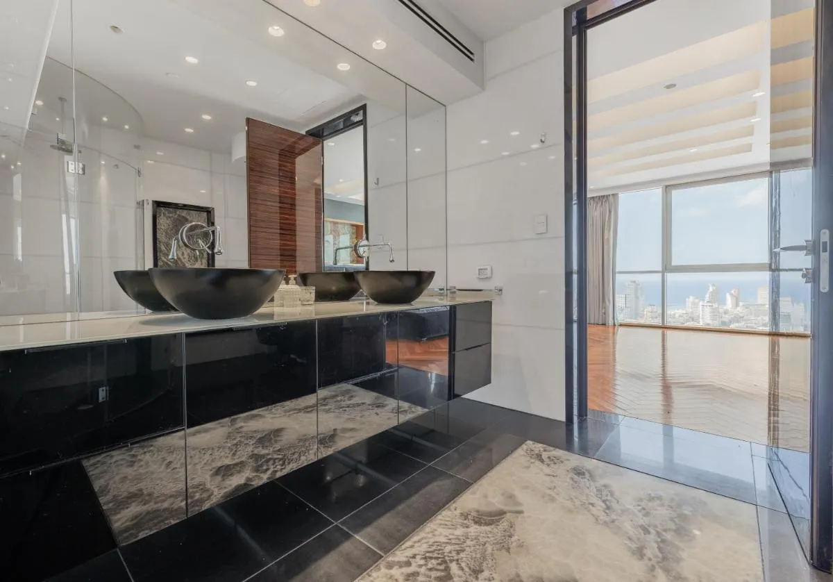 Image 2 of BreezHouse S T 32 Penthouse