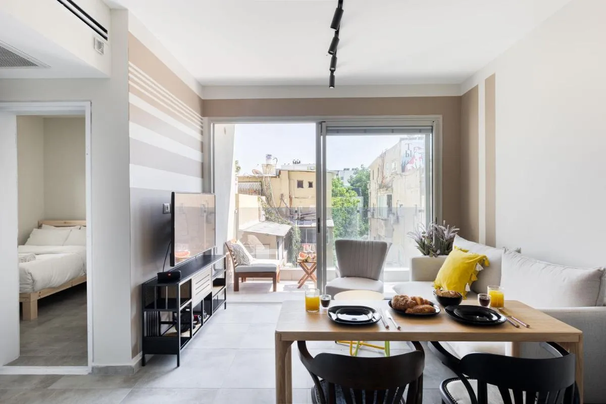 Image 1 of Bright & Chic Apartment with Mamad in the City by Sea N’ Rent