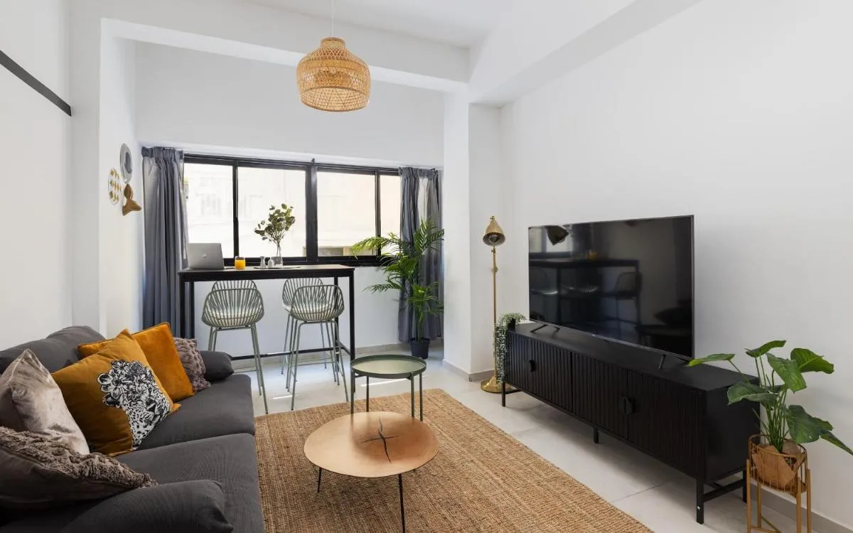 Image of Central By The Beach Apt