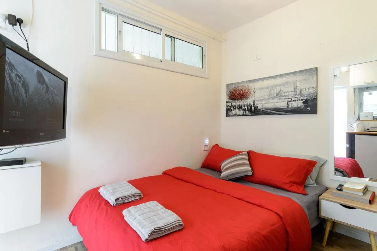 Image 4 of Charming Boutique Studio – TLv Center