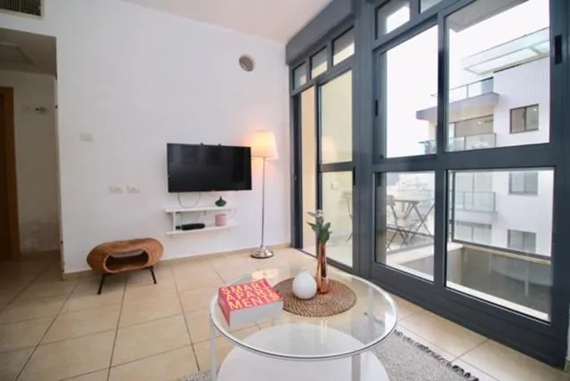 Image 4 of Chic apartment! city center