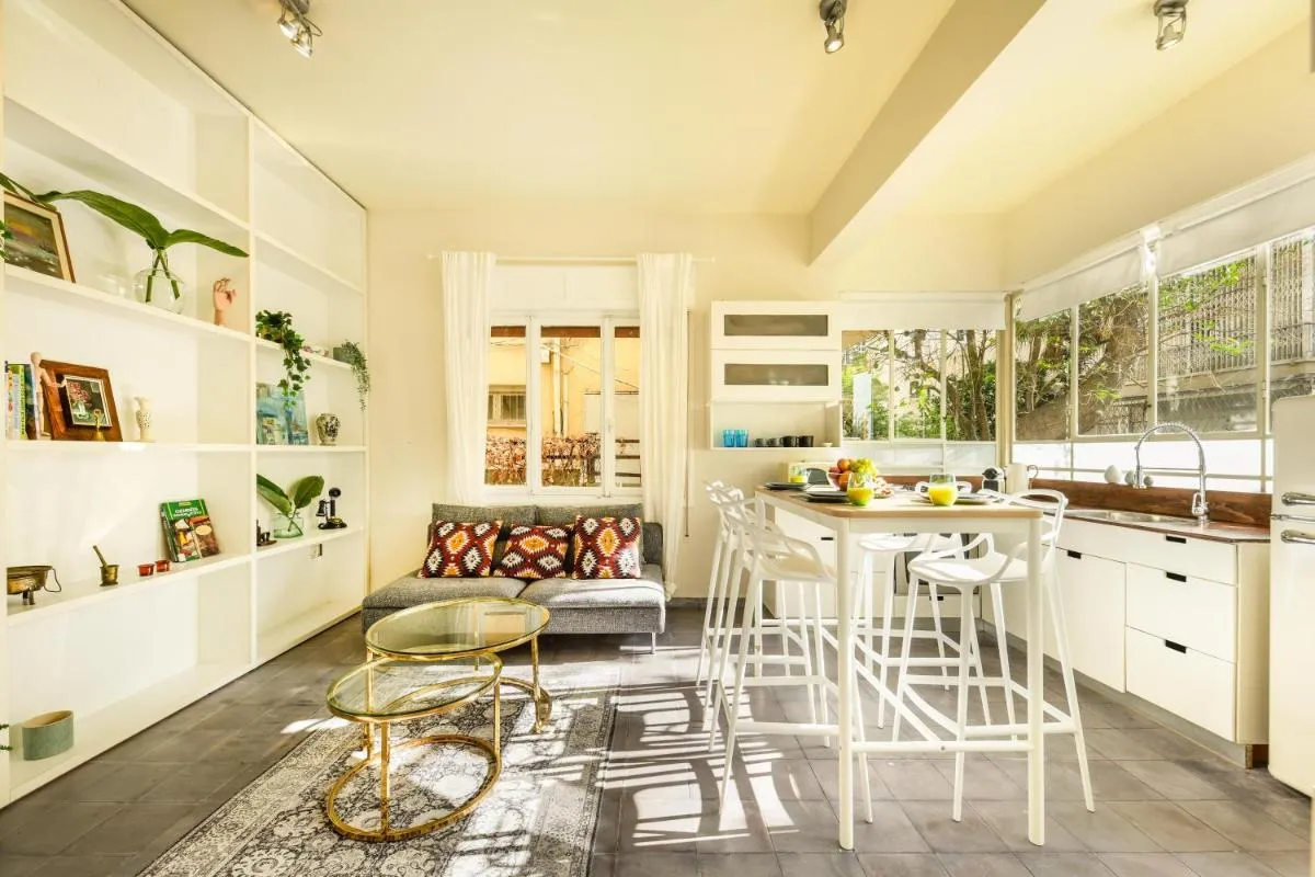 Image 5 of City Living at Tel Aviv’s Famous Rothschild Boulevard by Sea N’ Rent