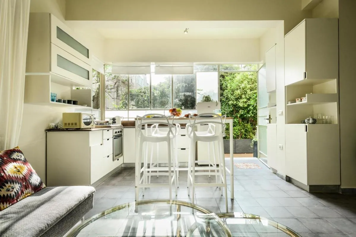 Image 1 of City Living at Tel Aviv’s Famous Rothschild Boulevard by Sea N’ Rent