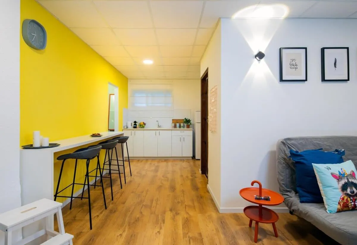 Image 3 of Colorful Apartment by the Beach