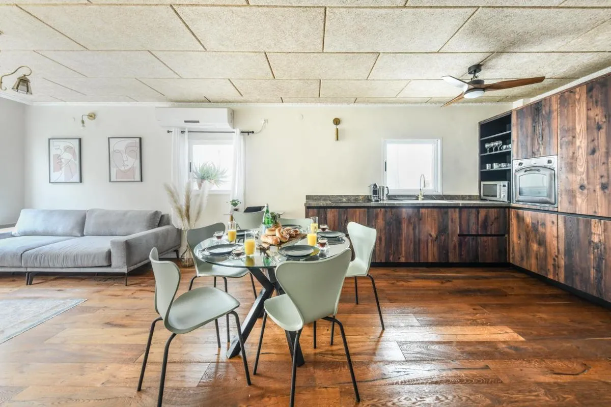 Image 3 of Country Style 3BR Apartment 2min from the Beach with Shelter by Sea N Rent