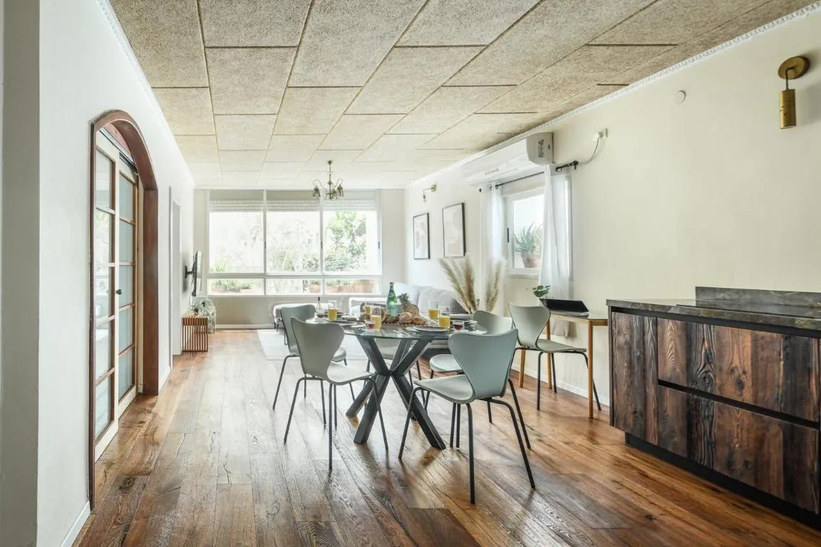 Image of Country Style 3BR Apartment 2min from the Beach with Shelter by Sea N Rent