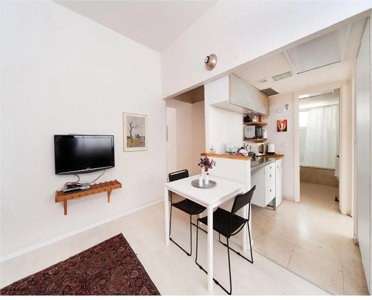 Image 2 of Cozy 1 BR Apt Only a 5 Minute Walk from the Beach with Shelter by Sea N’ Rent
