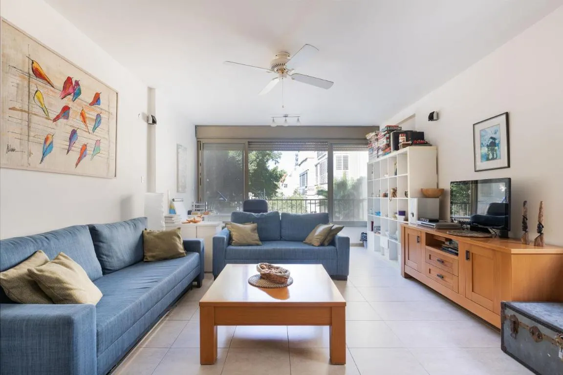 Image of Cozy 3BR Apt w Big Windows 5 Min Walk From Beach with Shelter by Sea N’ Rent