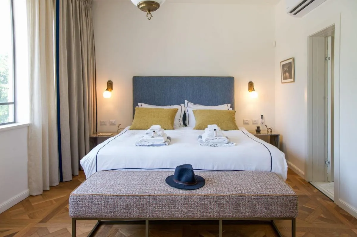 Image 1 of David Zehavi Apt #1