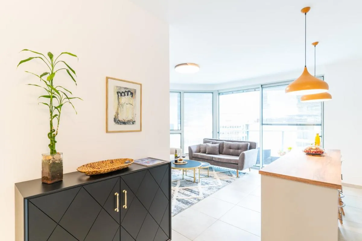 Image 5 of Deluxe Apartment in Top Tel Aviv Neighbourhood with Mamad by Sea N’ Rent