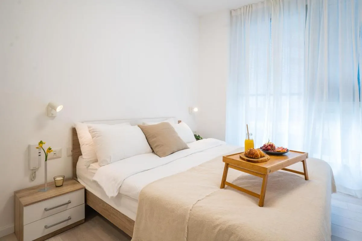 Image 6 of Deluxe Apartment in Top Tel Aviv Neighbourhood with Mamad by Sea N’ Rent