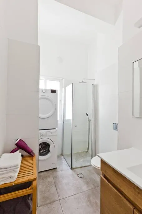 Image 4 of Designed 2BR apartment over Dizengoff square – Panoramic View