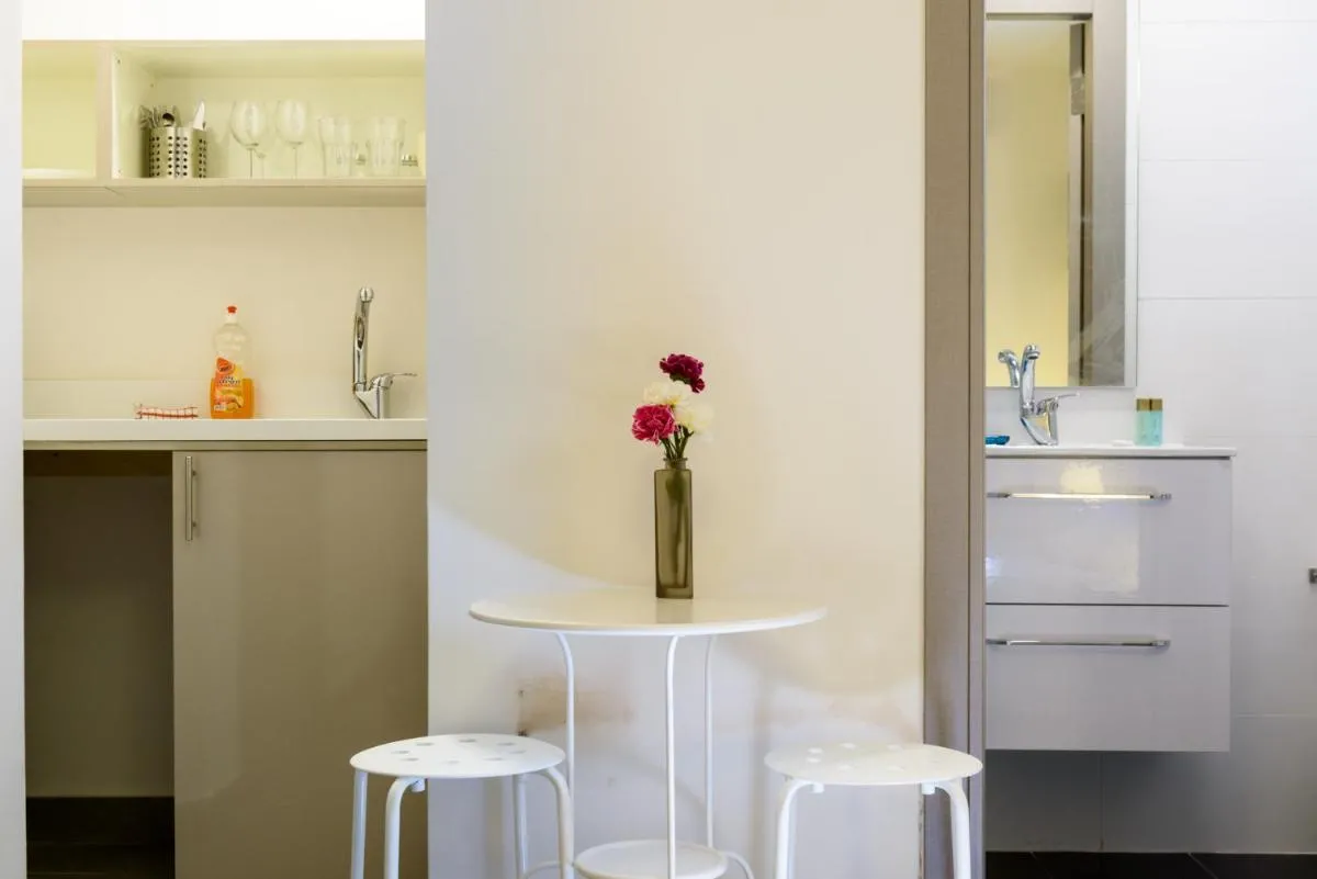 Image 5 of Dizengoff Inn Apartments