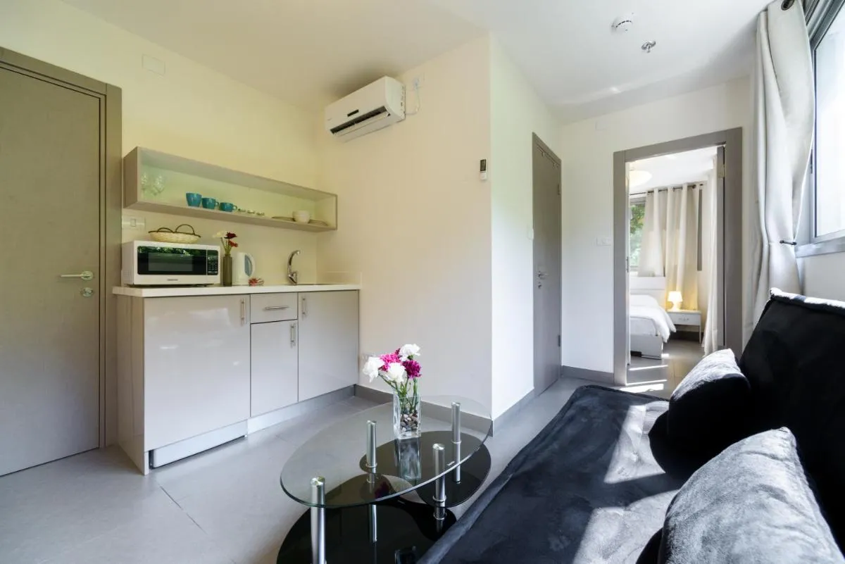 Image 2 of Dizengoff Inn Apartments