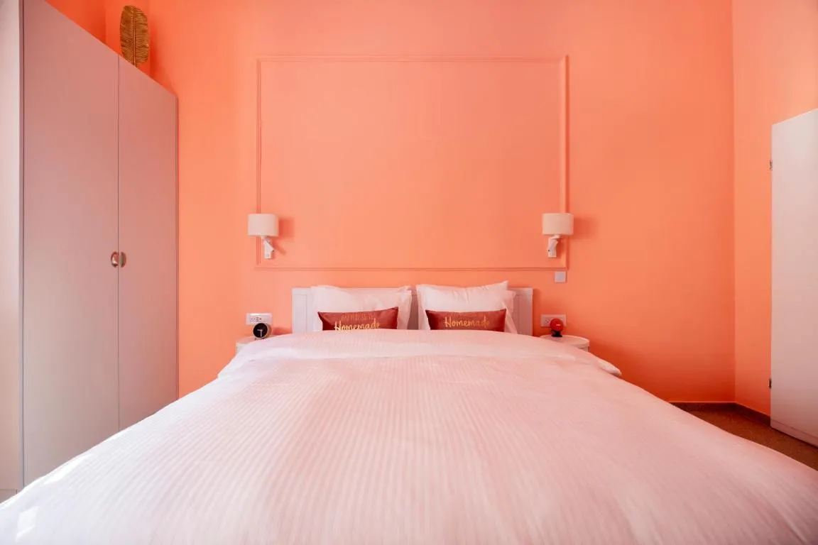 Image of Glamorous Pink Pearl Studio/Beach/Parking/Netflix