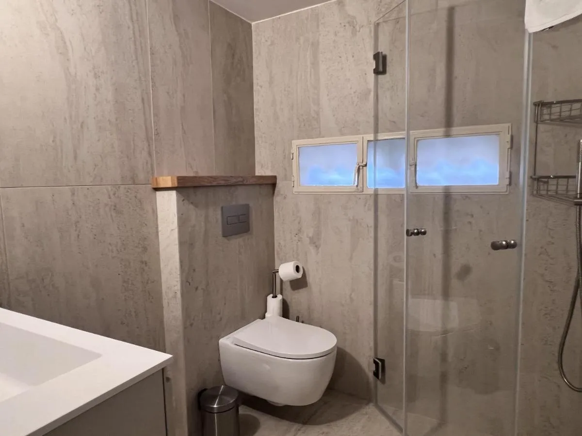 Image 2 of High End Renovated Duplex near Carmel Market by FeeHome
