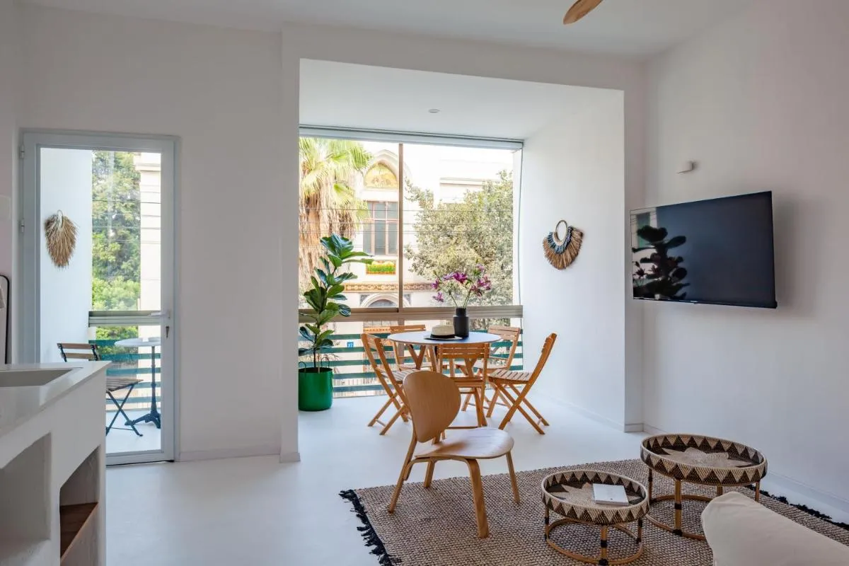 Image 3 of Isla apartment’s