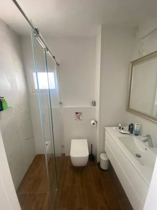 Image 6 of Luxurious Seaside Apartment