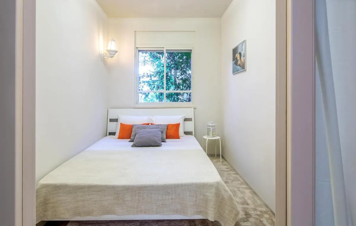 Image 6 of Luxurious by the Beach Apartment with Garden