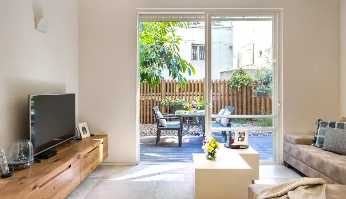 Image of Luxurious by the Beach Apartment with Garden