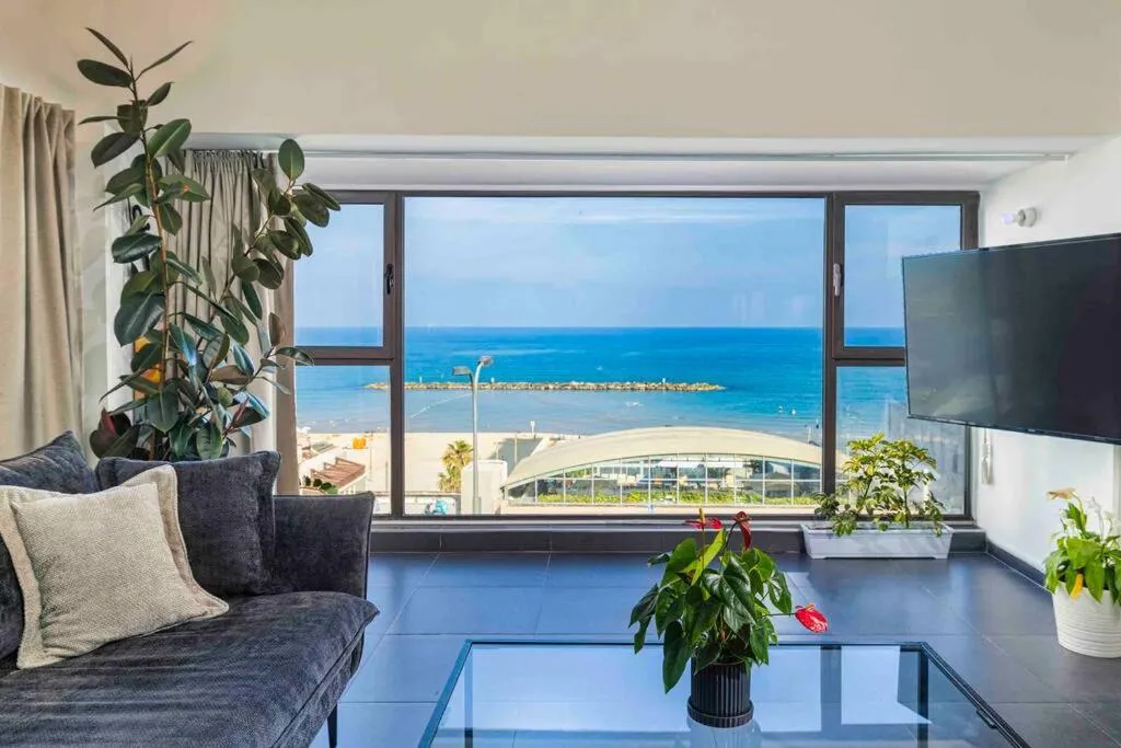 Image of Luxury Apartment On Gordon Beach 146