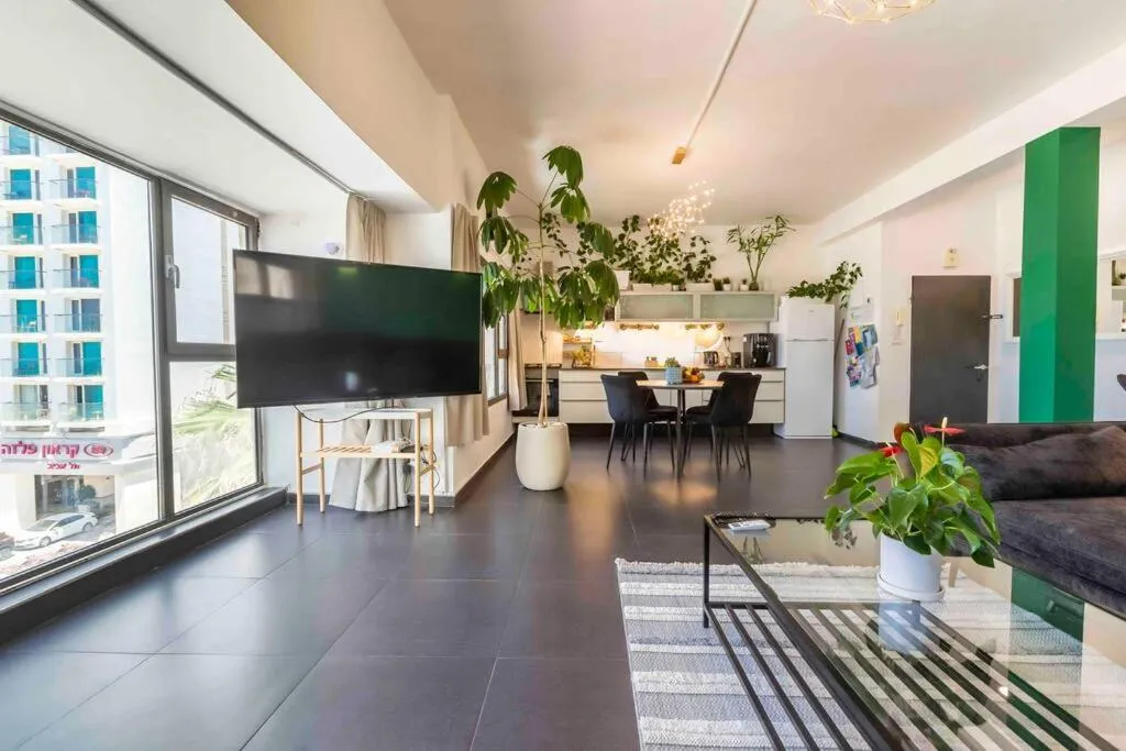 Image 4 of Luxury Apartment On Gordon Beach 146