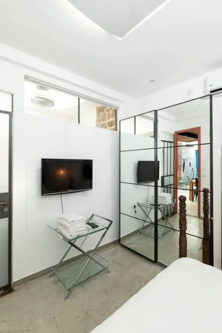 Image 4 of Luxury Villa Steps from the Beach in Neve Tzedek